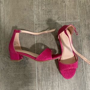 Girls pink glittery short heals